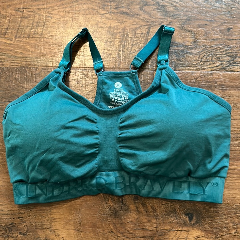 Kindred Bravely hands free nursing AND pumping sports bra. Worn one time.